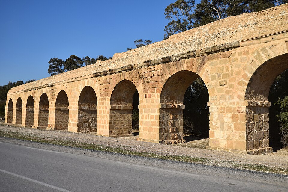 古代ローマの水道橋(チュニジア、ザグアン〜カルタゴ)