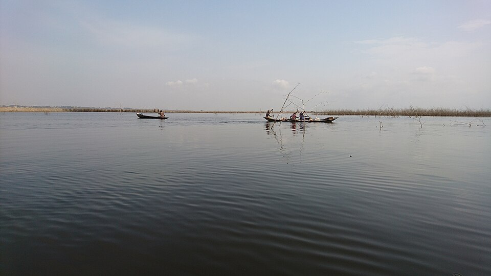 ガンビエの水上集落とノクエ湖(ベナン)