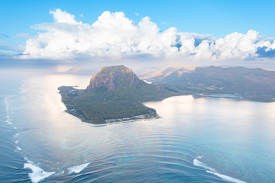 E[ƊC̑ꂪ郉O[i[VXj