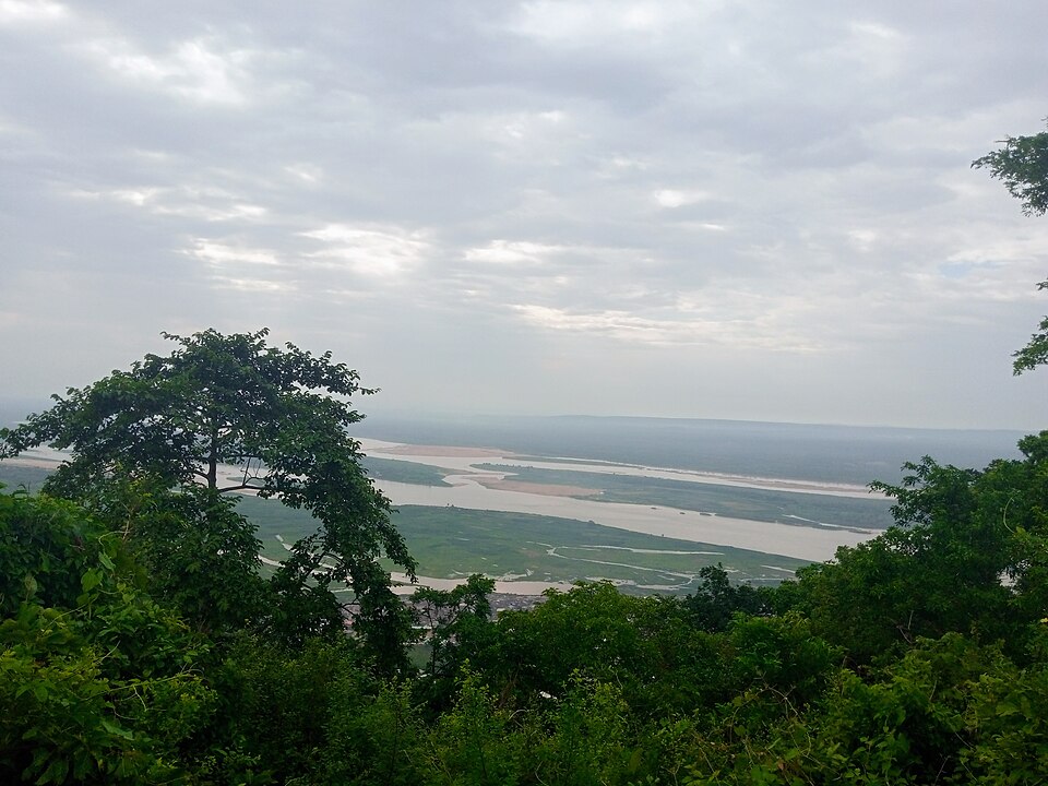 ニジェール川とベヌエ川の合流点(ロコジャ)